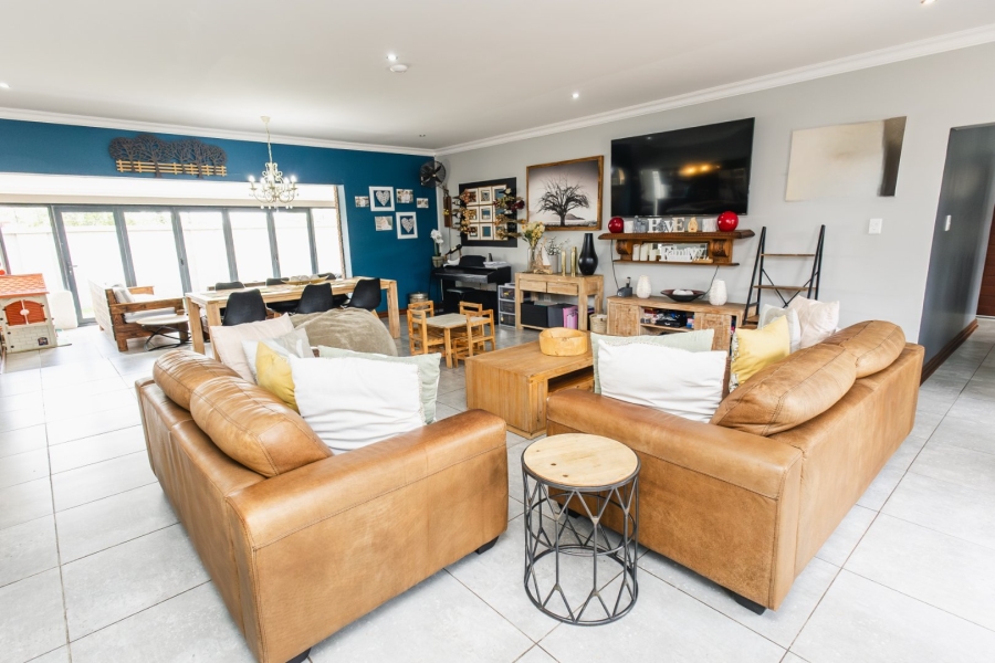 5 Bedroom Property for Sale in Somerton Estate Free State